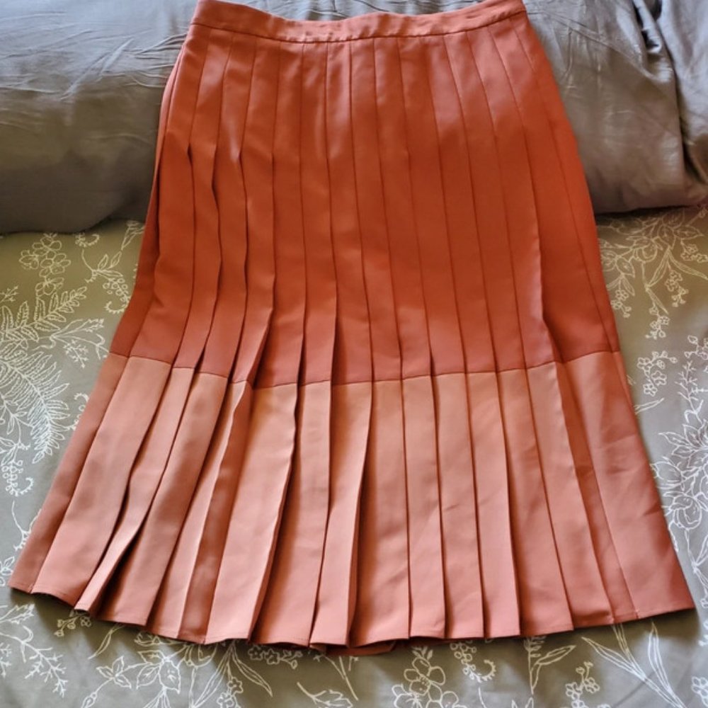 Pleated midi skirt